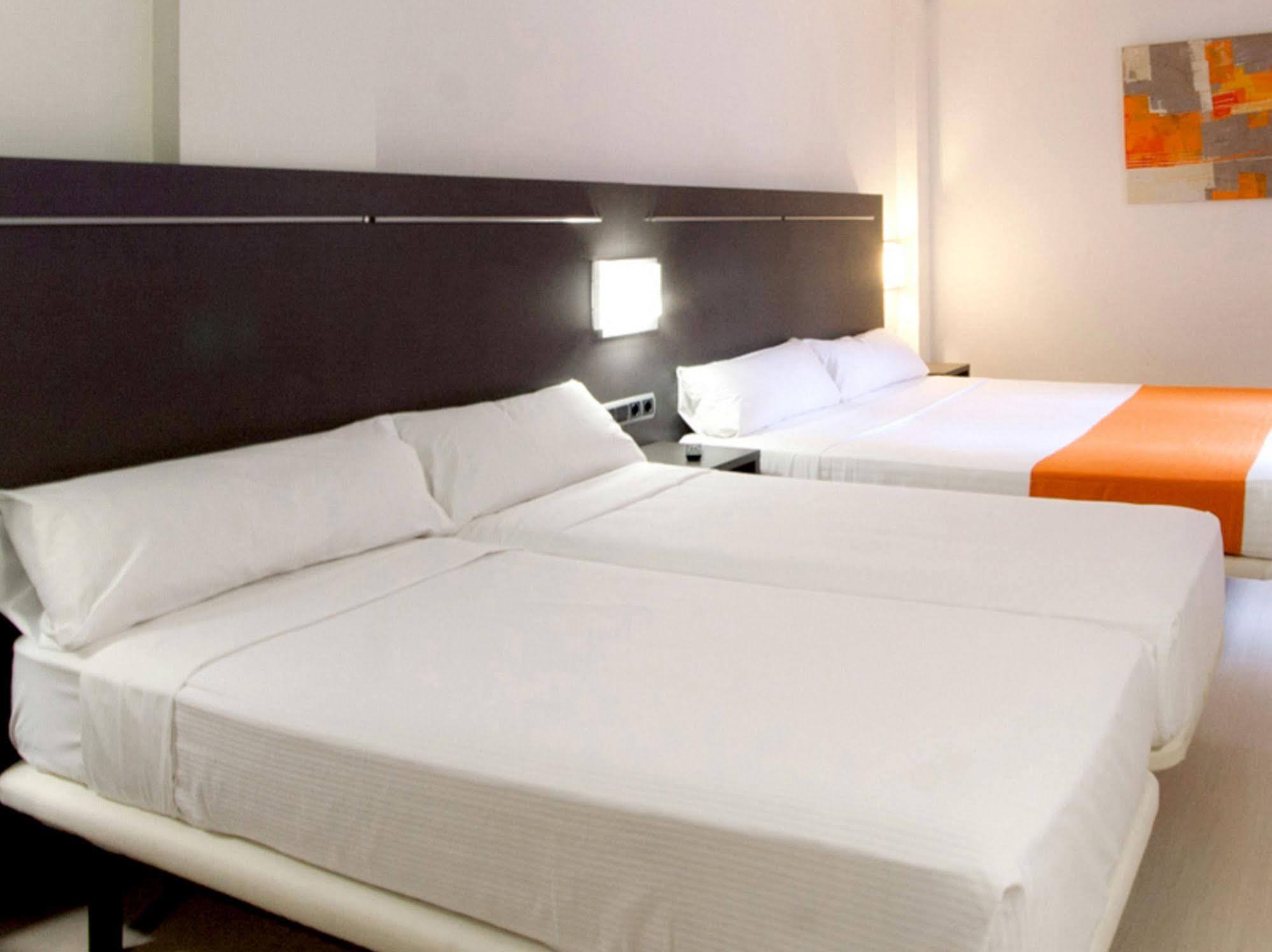 B&B Hotel Barcelona Rubí Εξωτερικό φωτογραφία